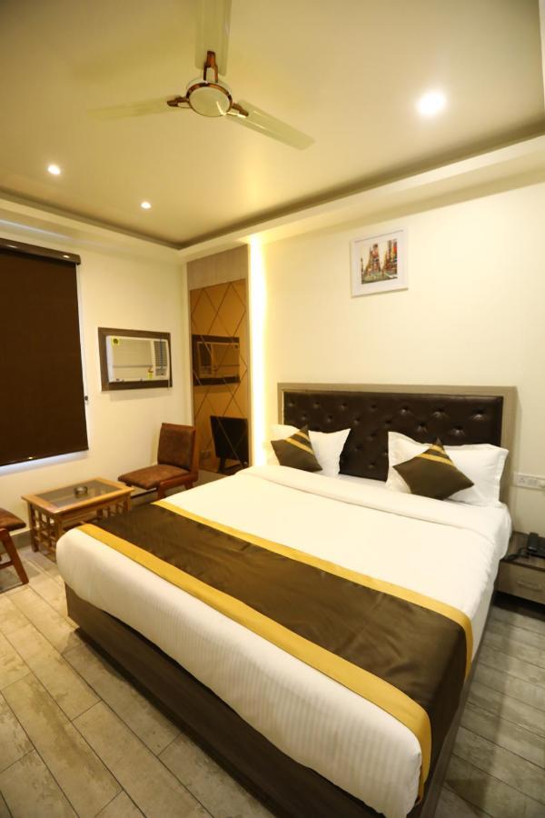 Hotel D Silverleaf Lakhnaú Exteriér fotografie