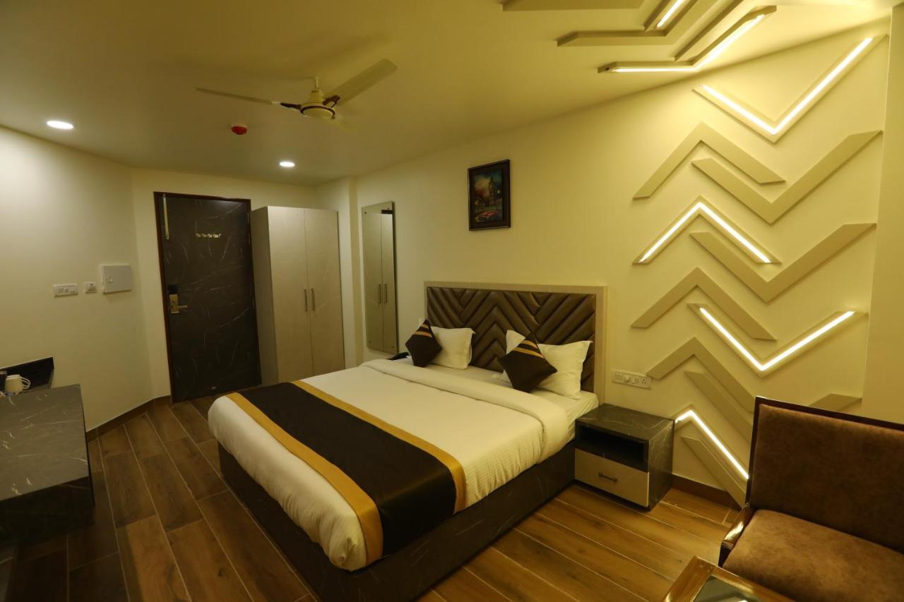 Hotel D Silverleaf Lakhnaú Exteriér fotografie