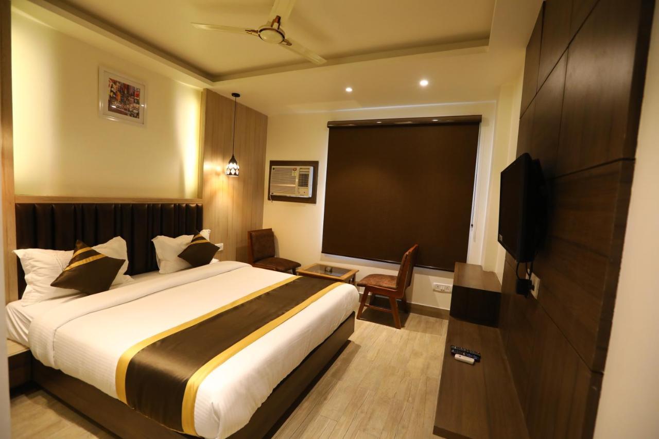 Hotel D Silverleaf Lakhnaú Exteriér fotografie